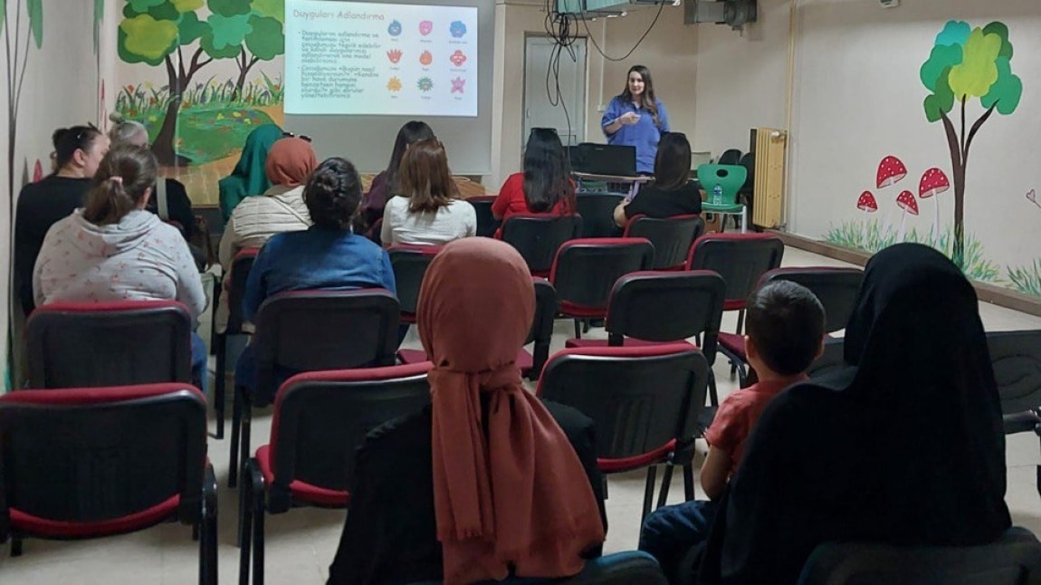 Çocuklarda Duygu Yönetimi Veli Semineri